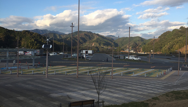 23444901614_ecb9511378_z