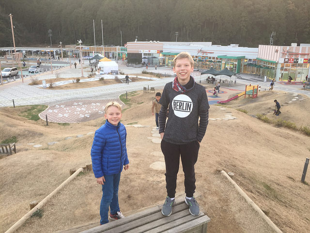 23990519941_26fda9a757_z