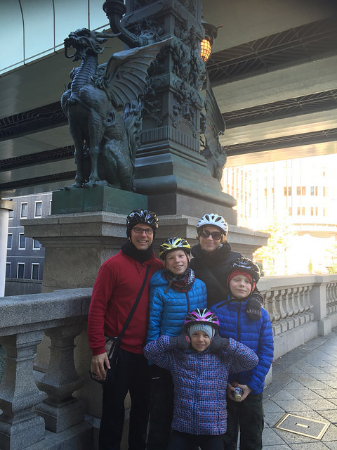 23769399149_81b25cd7c9_z