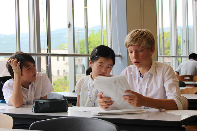 26183518913_23fd48cc8f_z