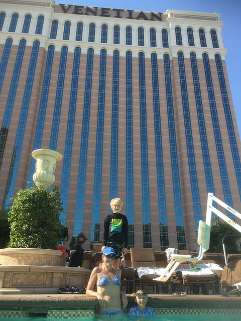 27989923764_7ee181f652_z