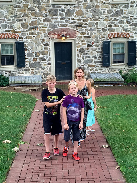 28287213556_013f153a3a_z