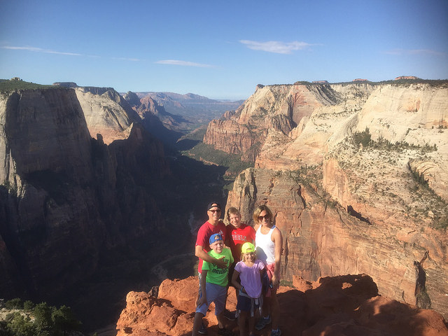 28127147374_b416f11cb5_z